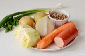 Чечевичный суп с колбасой