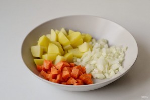 Чечевичный суп с колбасой