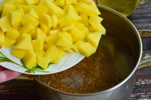 Гречневый суп с сосисками