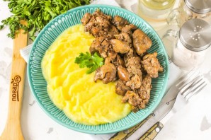 Картофельное пюре с печенью