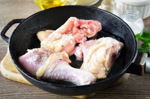 Курица с рисом в томатном соусе Курица с рисом в томатном соусе