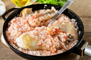 Курица с рисом в томатном соусе Курица с рисом в томатном соусе
