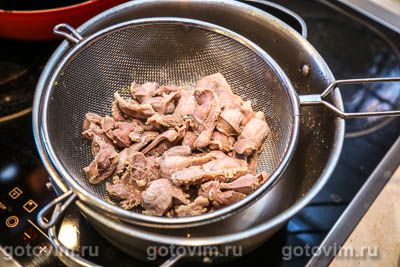 Куриные желудки с луком и булгуром