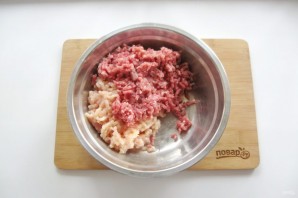 Мясные котлеты с овощами