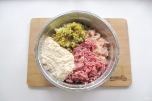 Мясные котлеты с овощами