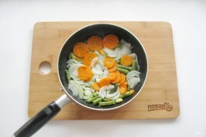 Мясные котлеты с овощами