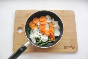 Мясные котлеты с овощами