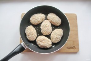 Мясные котлеты с овощами