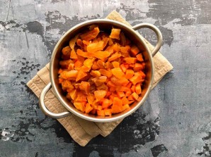 Морковная запеканка с курагой