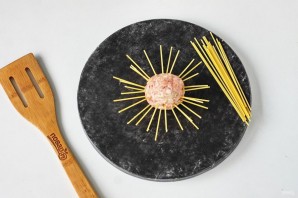 Осьминожки из фарша и спагетти