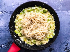 Паста с кабачками в сливочном соусе