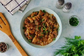 Пекинская капуста тушеная с мясом