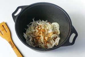 Пекинская капуста тушеная с мясом