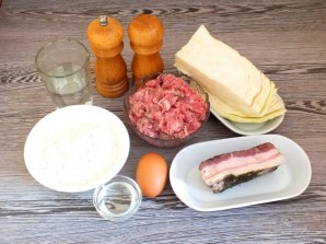 Пельмени с мясом, капустой и салом