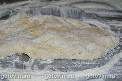 Пицца с сыром и копченой курицей