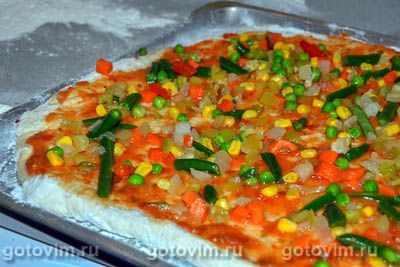 Пицца с сыром и копченой курицей