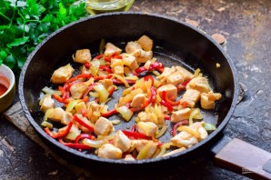 Плов с курицей и ананасом Плов с курицей и ананасом