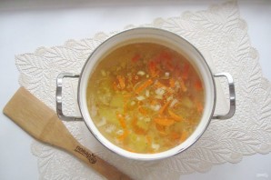 Рисовый суп с колбасой