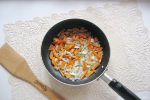 Рисовый суп с колбасой