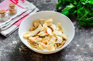 Салат "Кальмаровый пир" Салат "Кальмаровый пир"