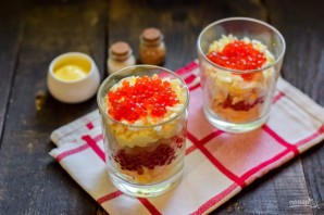 Салат "Мимоза" с красной икрой Салат "Мимоза" с красной икрой