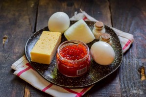 Салат "Мимоза" с красной икрой Салат "Мимоза" с красной икрой