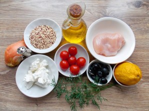 Салат с киноа и курицей