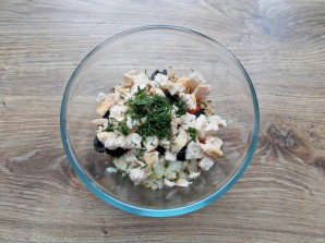 Салат с киноа и курицей