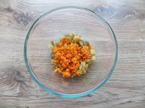 Салат с курицей и белыми грибами