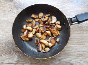 Салат с курицей и белыми грибами