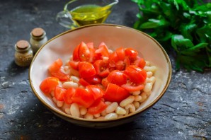 Салат с мидиями и фасолью Салат с мидиями и фасолью