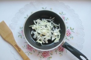 Салат с мясом и жареными шампиньонами