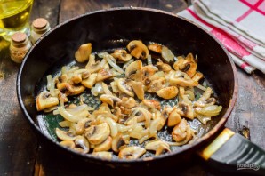 Салат со шпротами и грибами Салат со шпротами и грибами