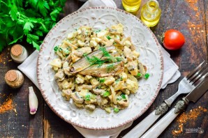 Салат со шпротами и грибами Салат со шпротами и грибами