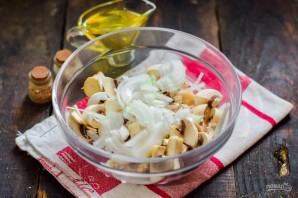 Салат со шпротами и грибами Салат со шпротами и грибами