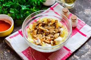 Салат "Викинг" с курицей и ананасами