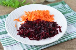 "Селедка под шубой" с морской капустой