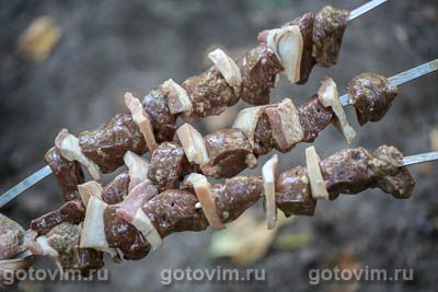 Шашлык из печени с салом