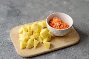 Щи из квашеной капусты с чечевицей