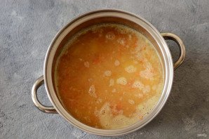 Щи из квашеной капусты с чечевицей