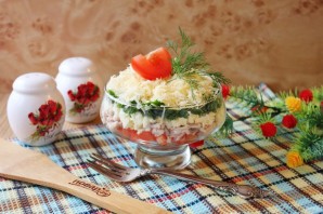 Слоеный салат с курицей и сыром
