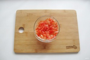 Слоеный салат с курицей и сыром