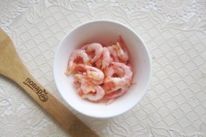 Суп с креветками и лапшой