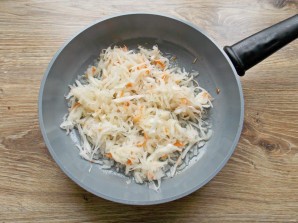 Свиные ножки с капустой