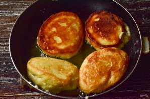 Сырники из творога с шоколадом Сырники из творога с шоколадом