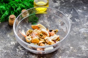 Тайский салат с морепродуктами