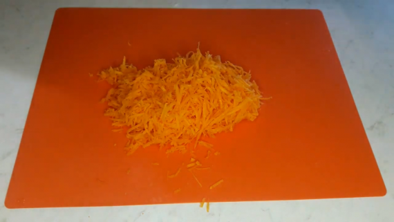 Витаминный салат из свежей капусты Витаминный салат из свежей капусты