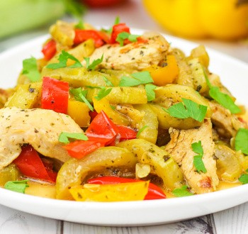 Вкуснейшие кабачки с куриной грудкой (Сочное летнее блюдо!)