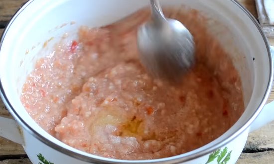  Острая аджика с яблоками на зиму — рецепты приготовления из помидор и перца с варкой