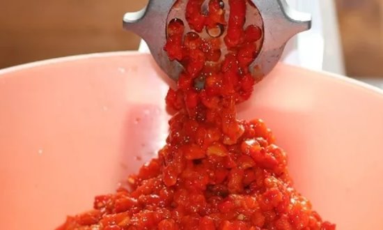  Острая аджика с яблоками на зиму — рецепты приготовления из помидор и перца с варкой